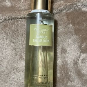 Victoria’s Secret Wander The Meadows Fine Fragrance Mist